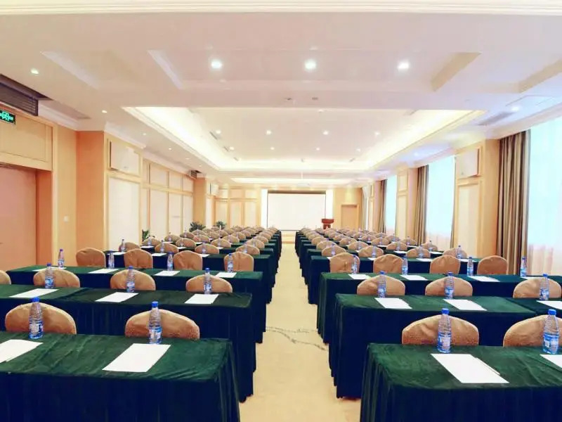 Vienna Hotel (Yongzhou District Government Square)