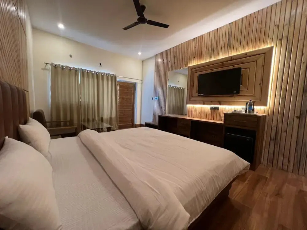 Goroomgo Anant Vilas Resort Bhimtal