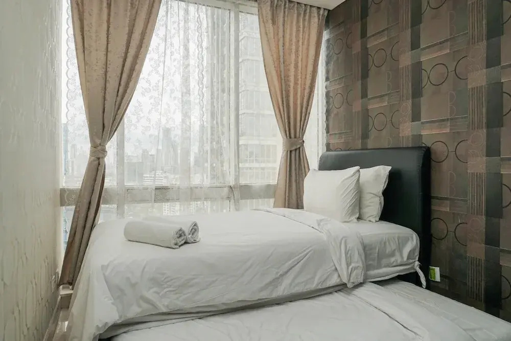 Comfortable and Beautiful 2Br at the Empyreal Apartment