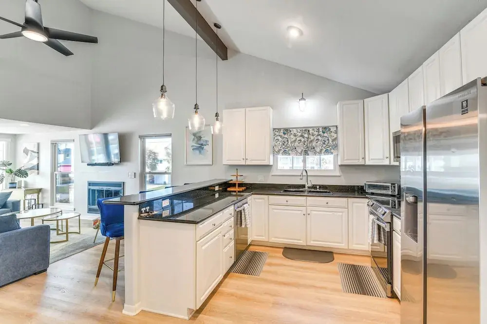 Walk to Pirates Beach - Luxe Galveston Home