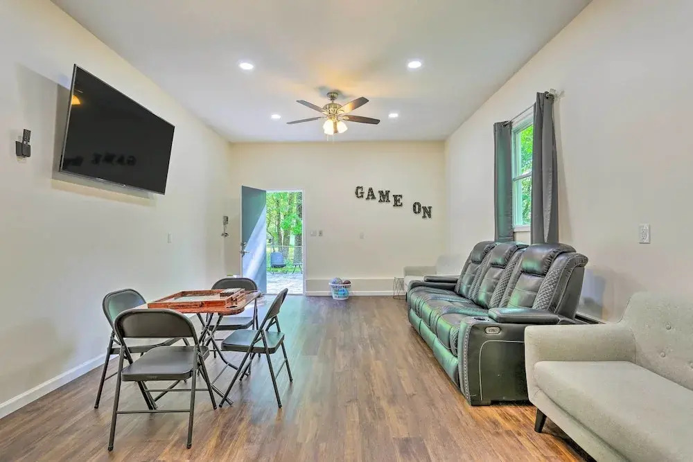 2 Game Rooms! Family Poconos Home 9 Mi to Slopes
