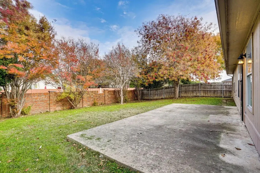 Family Getaway w/ Fenced Yard in Haltom City!