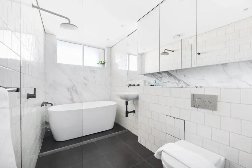 FLOOD22B - Sunny Bondi
