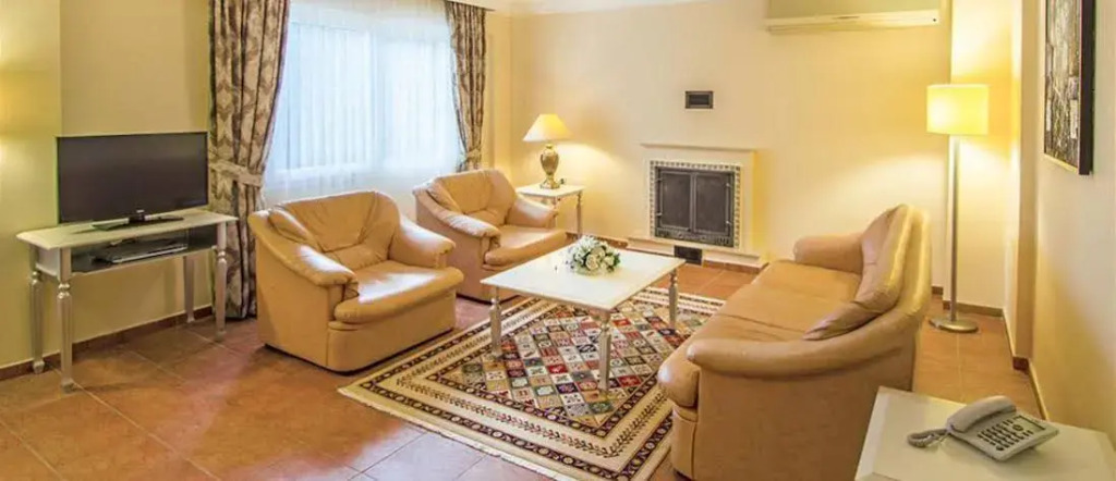 Peninsula Pineclub Boutique Hotel