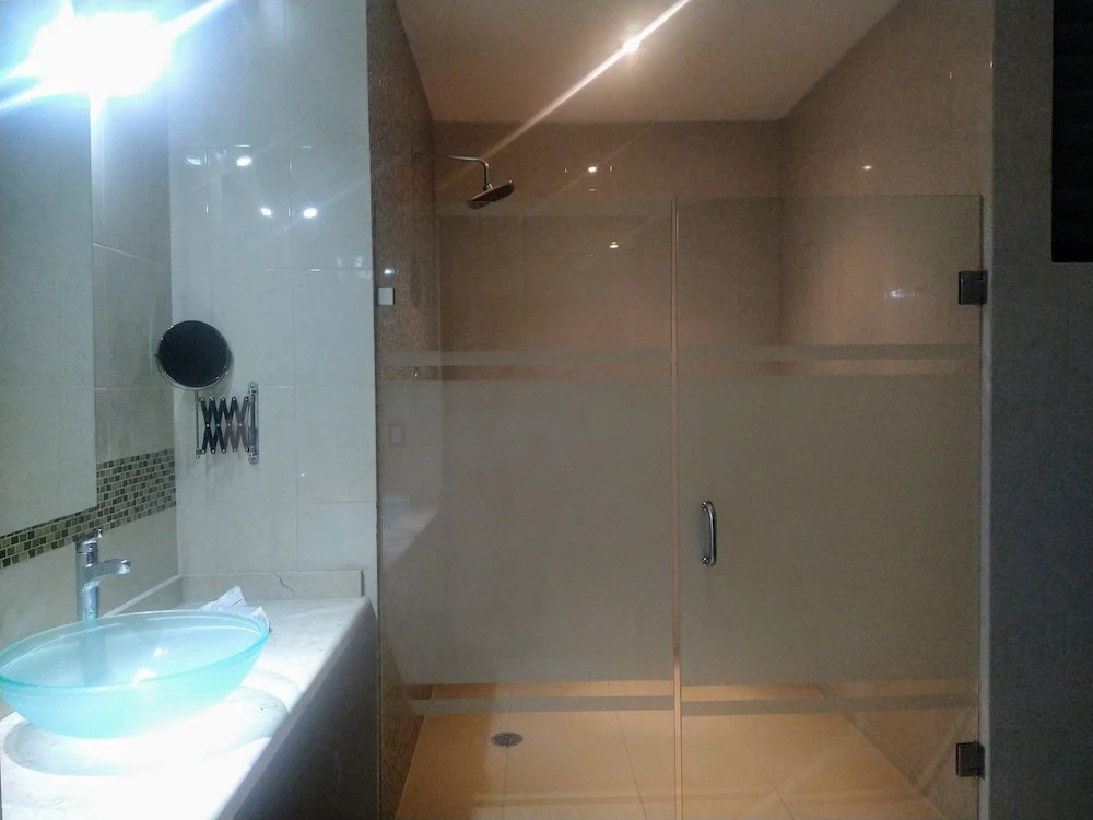 Hotel Reco Inn