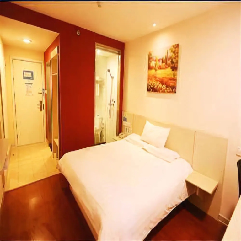 Hanting Hotel Urumqi Zhongyinggongdi Metro Station