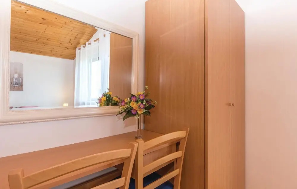 Beautiful Home in Nadin With Wifi and 3 Bedrooms
