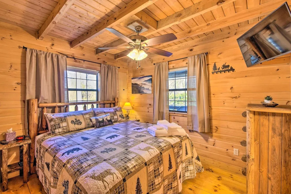 Creekside Cabin in the Blue Ridge Mountains!