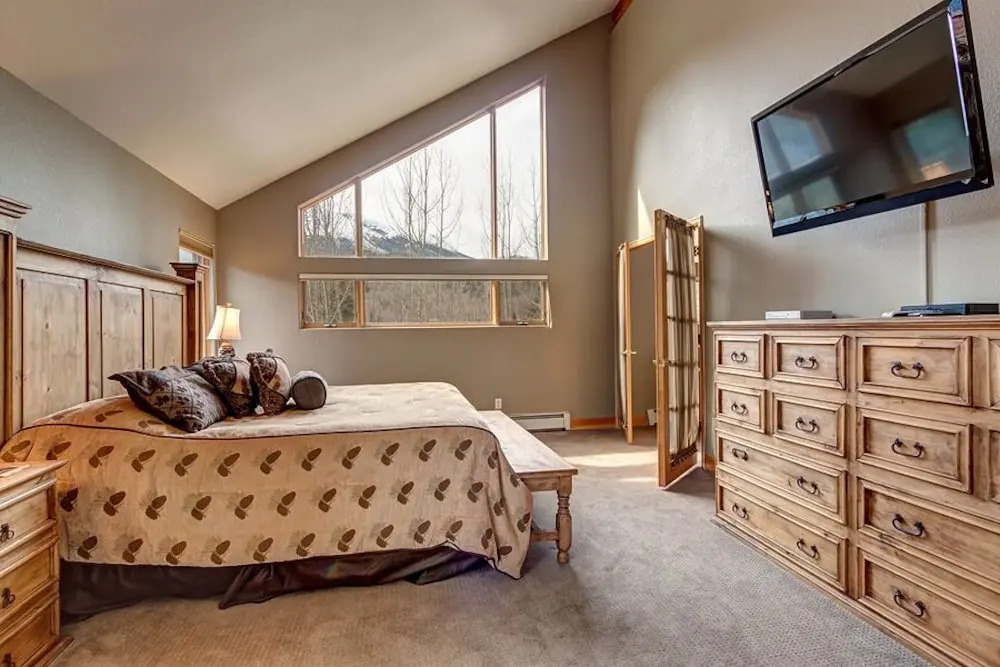Western Lodge Style Home in Frisco by RedAwning
