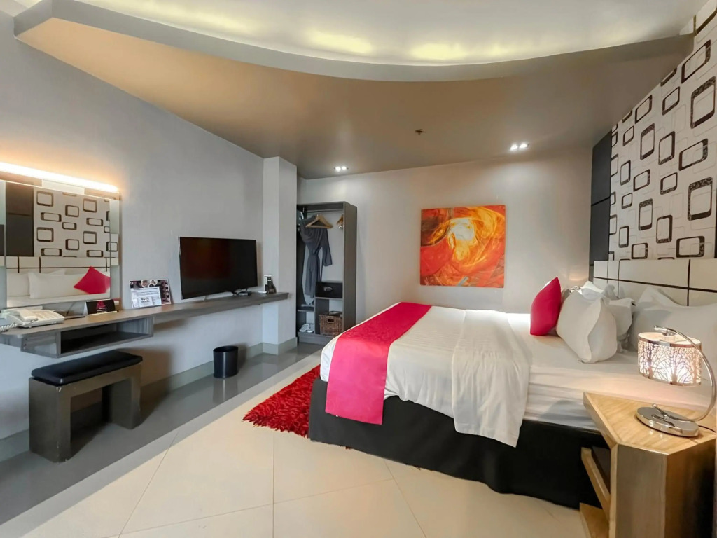 Eloisa Royal Suites