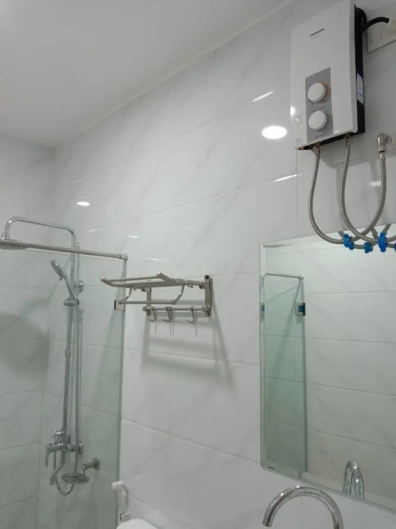 Meaco Royal Hotel- Lucena