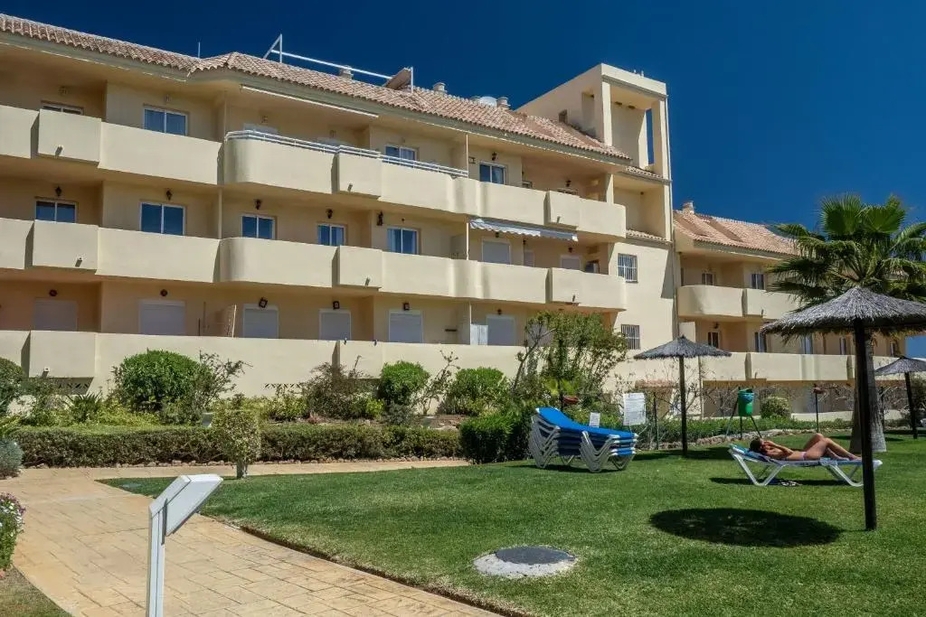 2263 - Beautiful apt close from beach