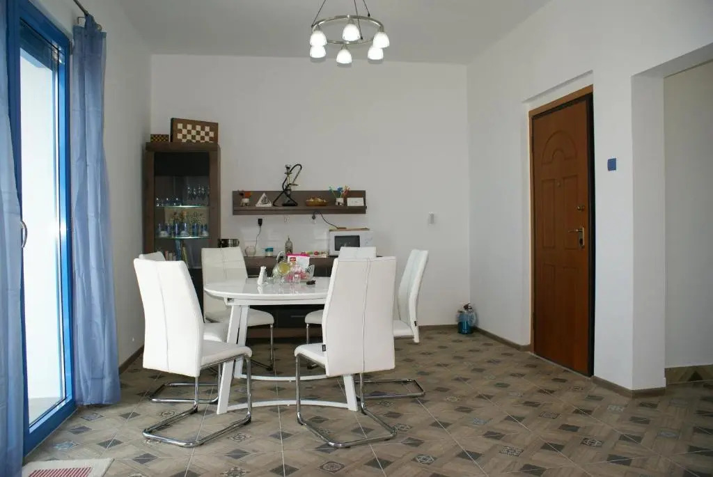 Island Apartment