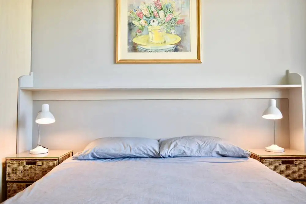 Sunny 2 Bedroom Apartment by The Company's Gardens