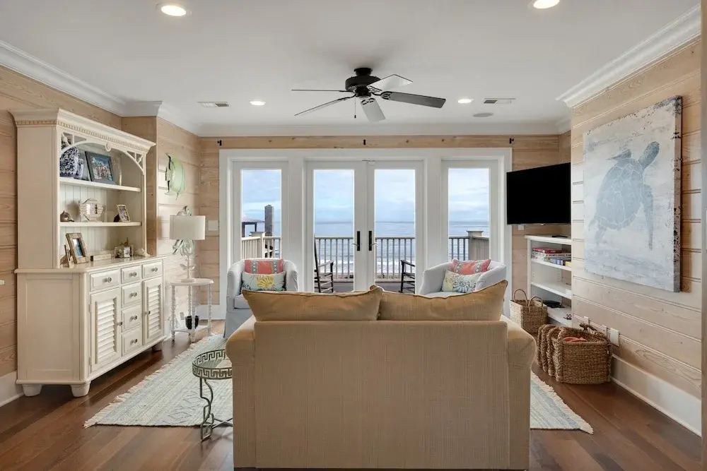 Sun And Solitude 7 Bedroom Home