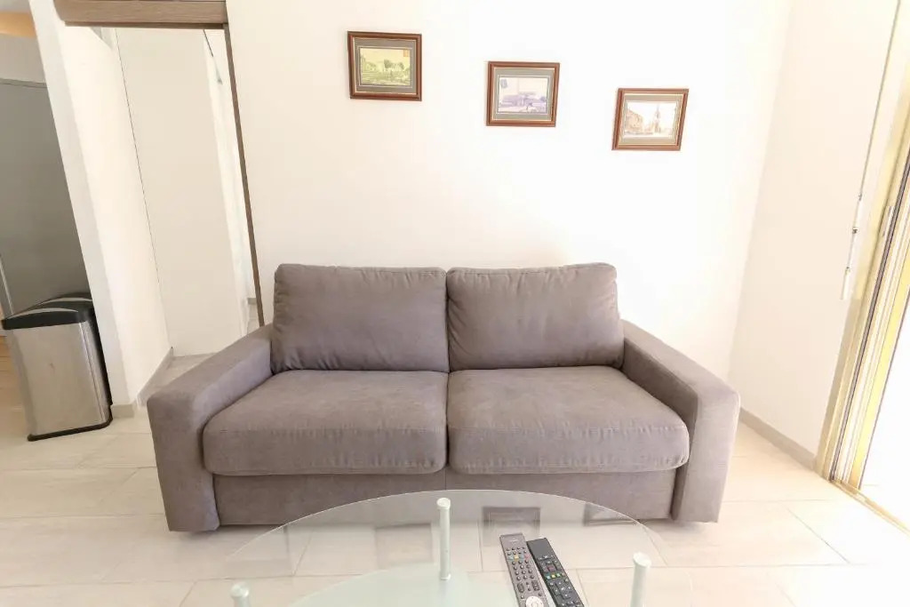 AC Appartment with terrace parking and pool- BENAKEY