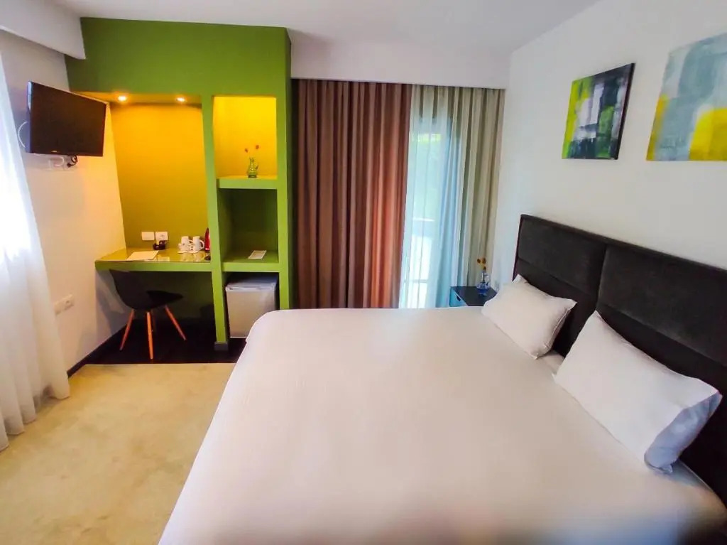 Dims Hotel & Restaurant