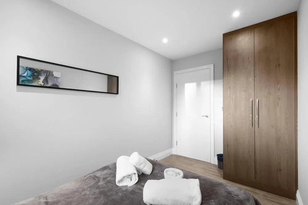 The Isleworth Garden Retreat 3BR 2BA with Gated Parking