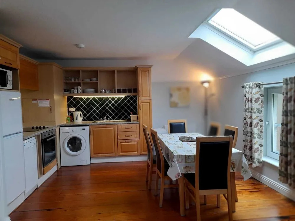 Stunning 2-bed Apartment at Westport Quay
