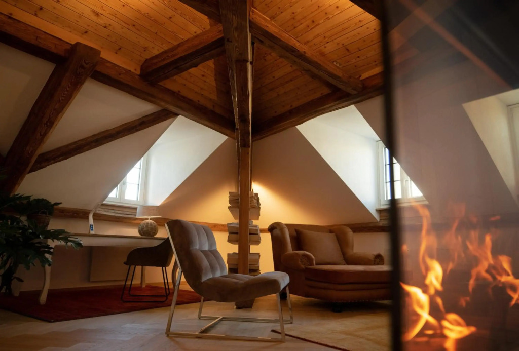 Moderne Altbauwohnung mit Pool und Sauna zentral in Bern