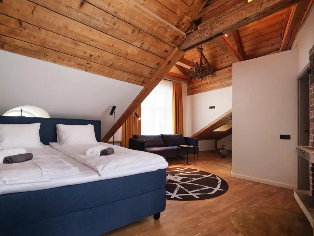 LJ5 - Old Town Rooms with Exclusive shared Roof Terrace