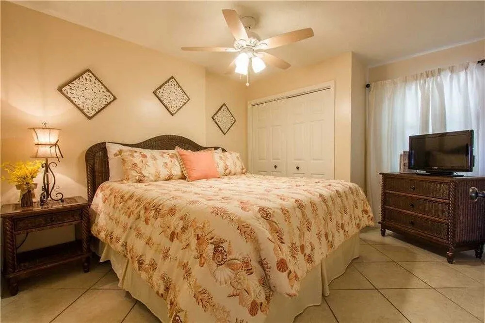 Four Winds 104 - 1 Br condo by RedAwning