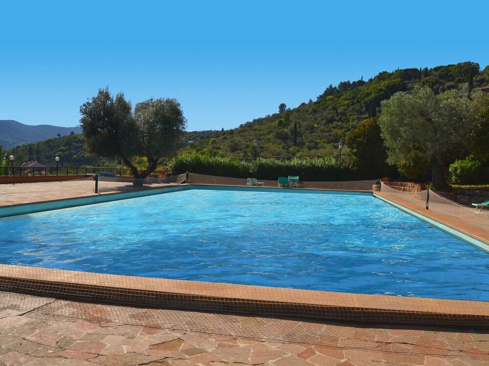 Large Apartment With sea Views in a Spacious Garden With a Shared Pool