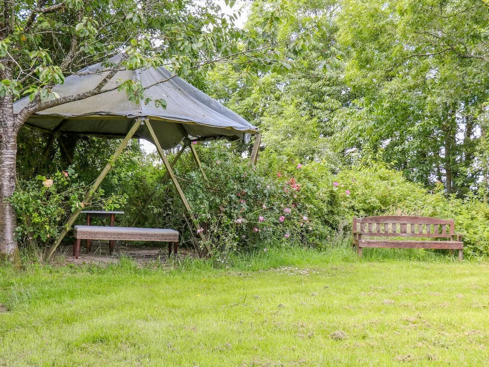 The Lakeside Retreat