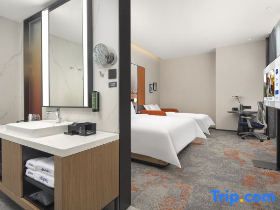 Hampton by Hilton Zhengzhou East Railway Station