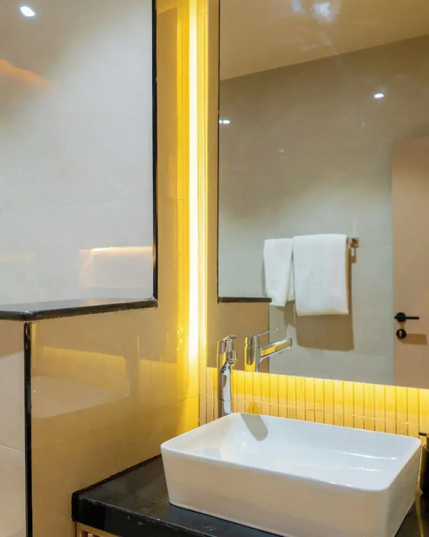 7EVEN Suites
