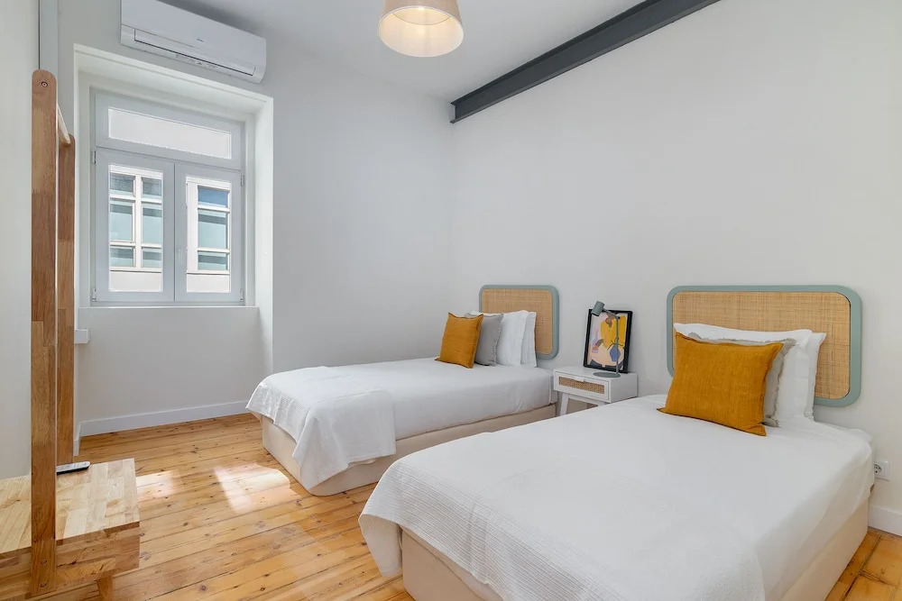 Brand new luxury apartment riverside