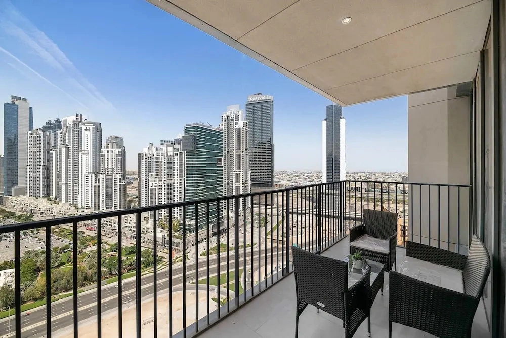 Silkhaus Premium Tower in Downtown Gym Pool