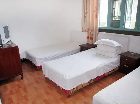 Caihong Hostel