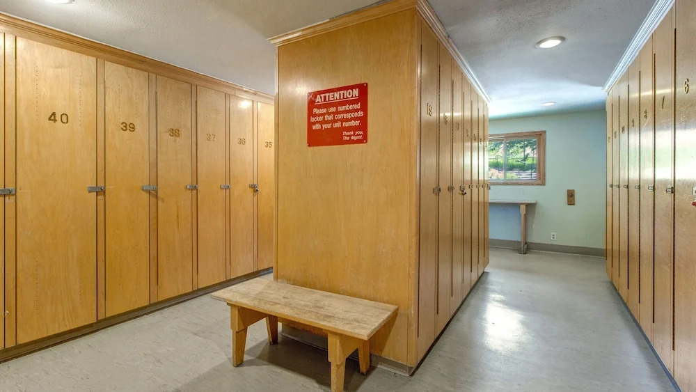 Ski in out 2 BDR Condo in the Heart of the Action