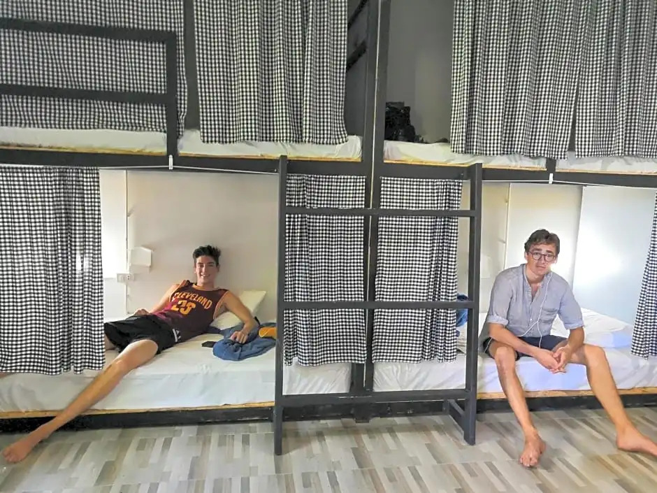 Backpack Hostel Kohyaoyai