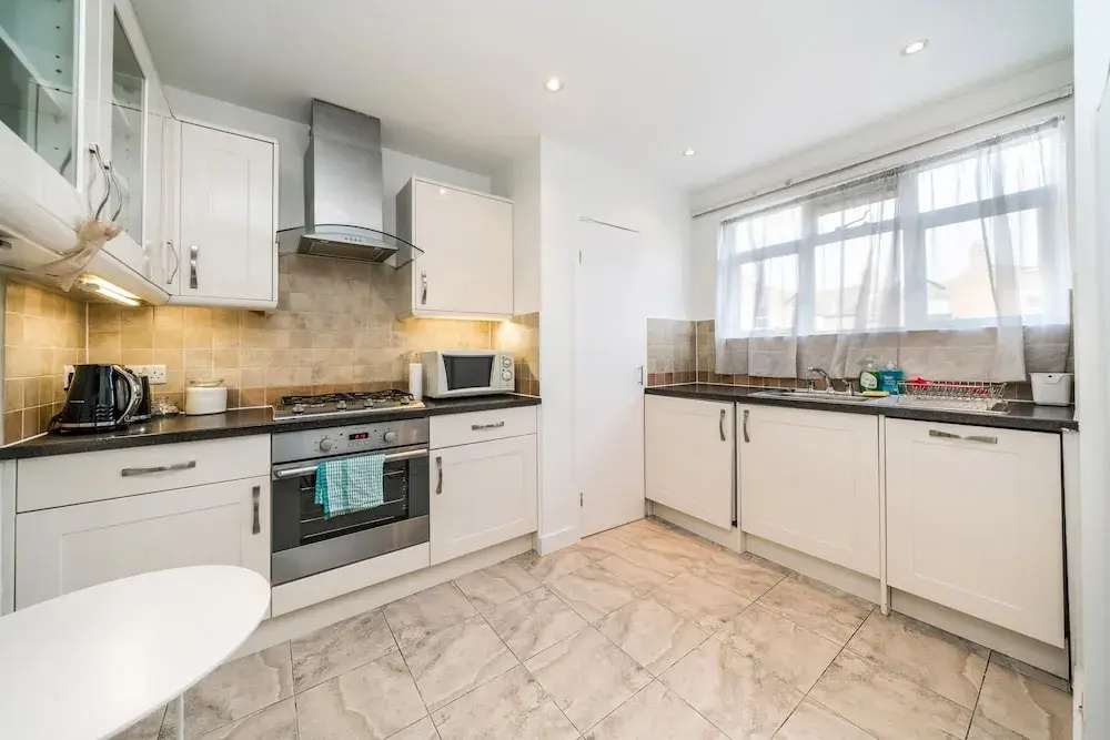 2 Bedroom Flat in Heart of Battersea near Station
