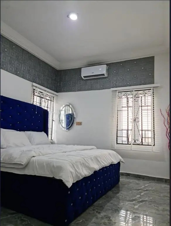 Amazing 6 BR House with High speed WiFi and Swimming pool