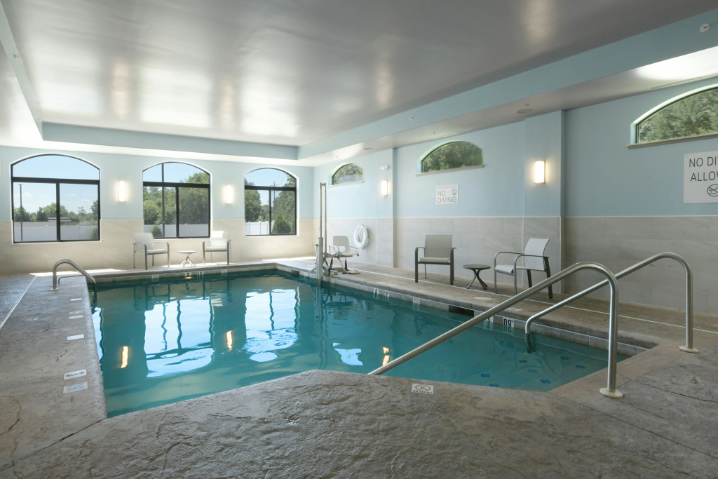 Holiday Inn Express & Suites - Williamstown - Glassboro by IHG