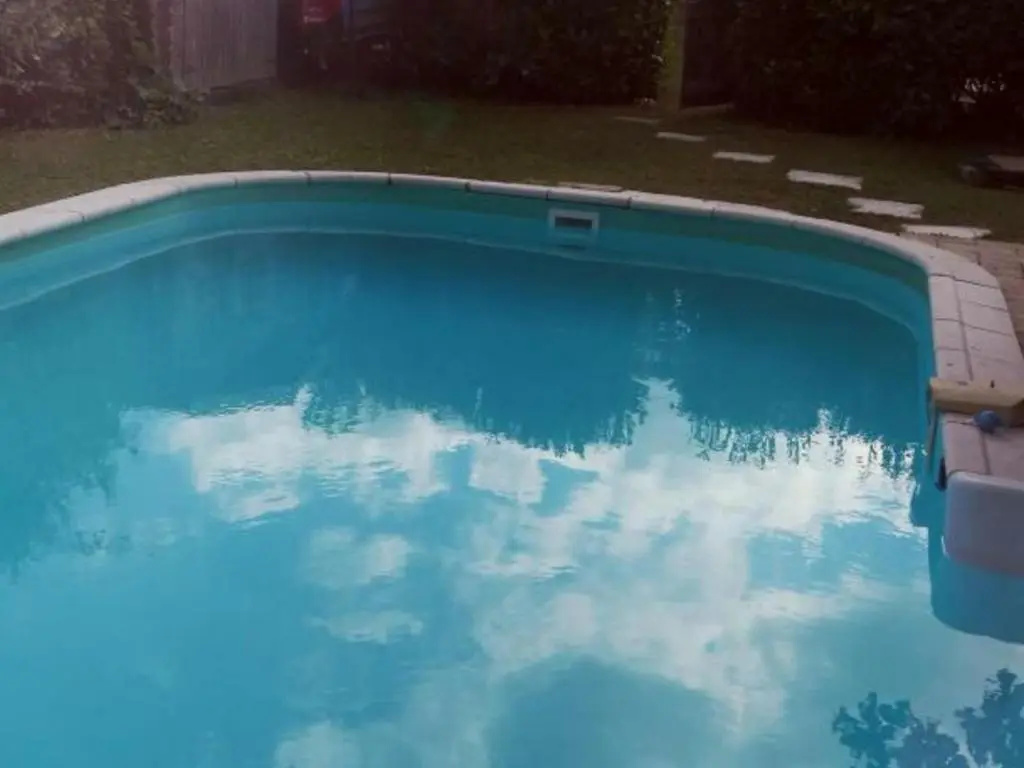 Gîte authentique à Brizay avec jardin privé et piscine - FR-1-381-238