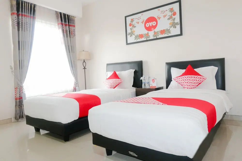 Hasanah Guest House Syariah De Saphire by OYO Rooms