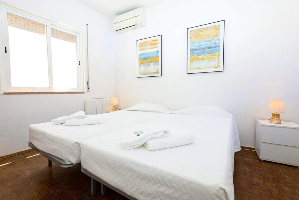 B63 - Corner Street Historic Center Apartment in Lagos