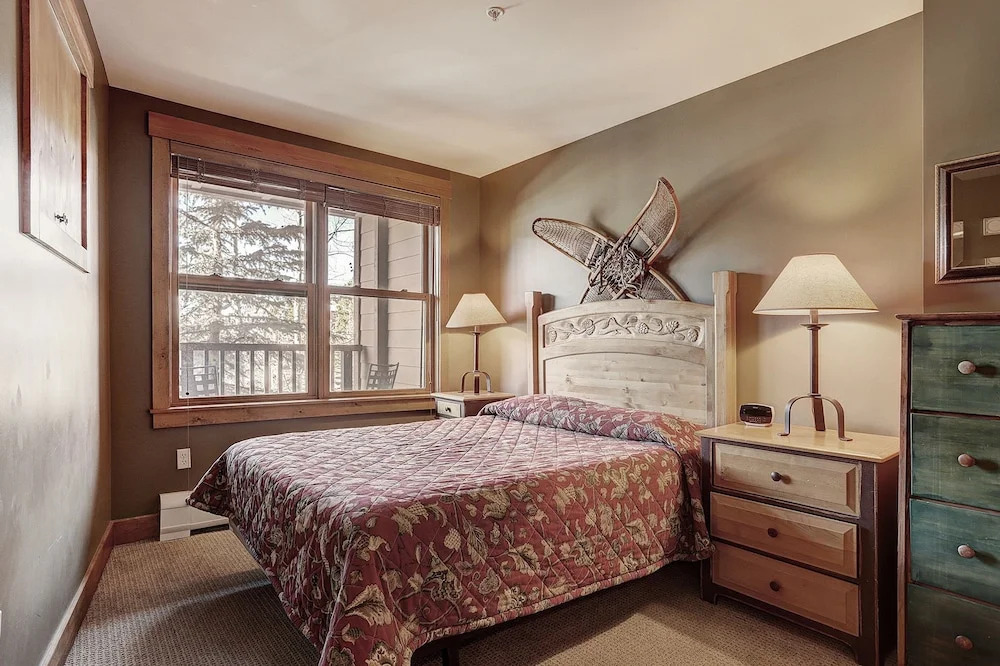 8843 The Springs 2 Bedroom Condo