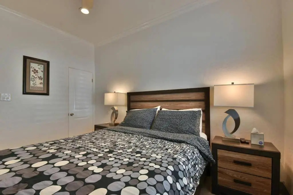 1000#1 Contemporary Home w/ Parking, Grill, & AC!