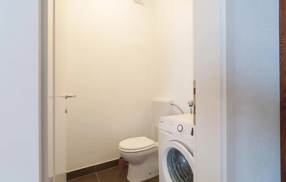 Beautiful Apartment in Sutivan With Wifi and 3 Bedrooms
