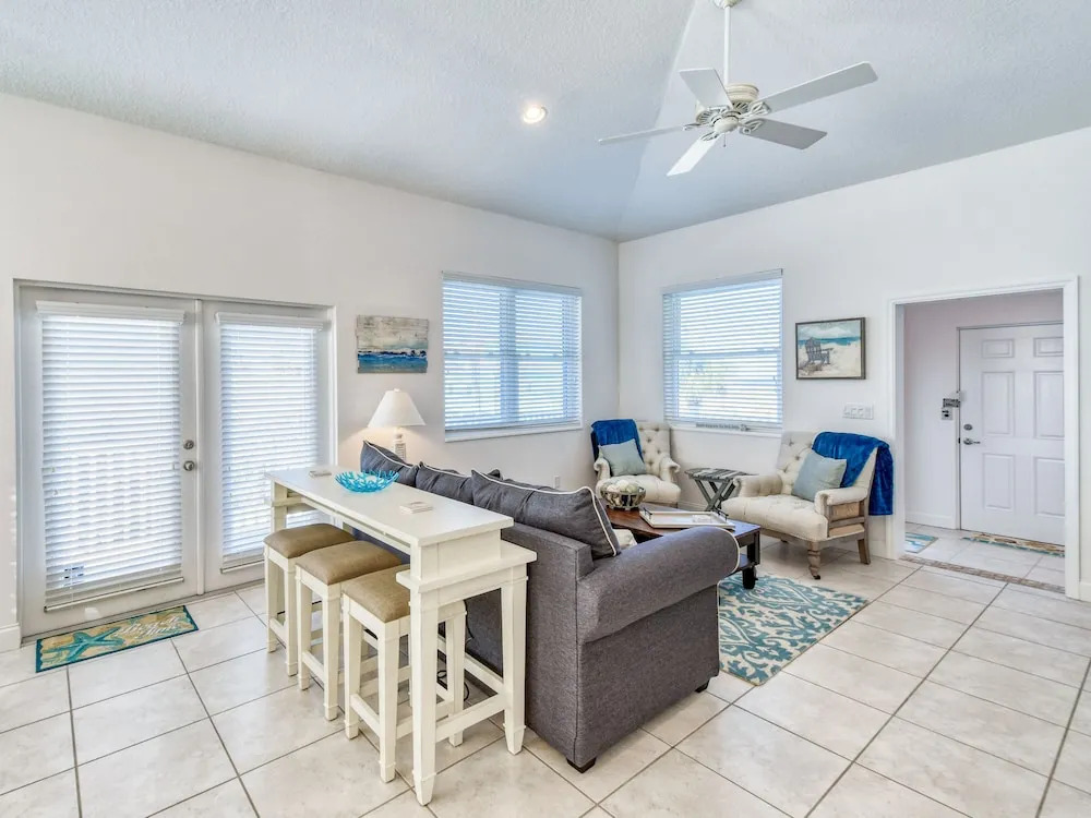 Johnson Beach Way - 4 Br Home