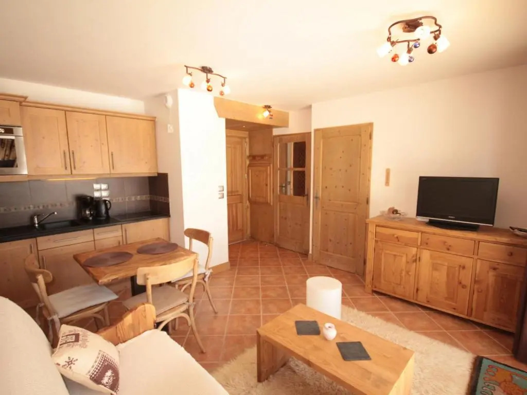 Appartement 2 pièces neuf avec parking et accès piscine - FR-1-293-244