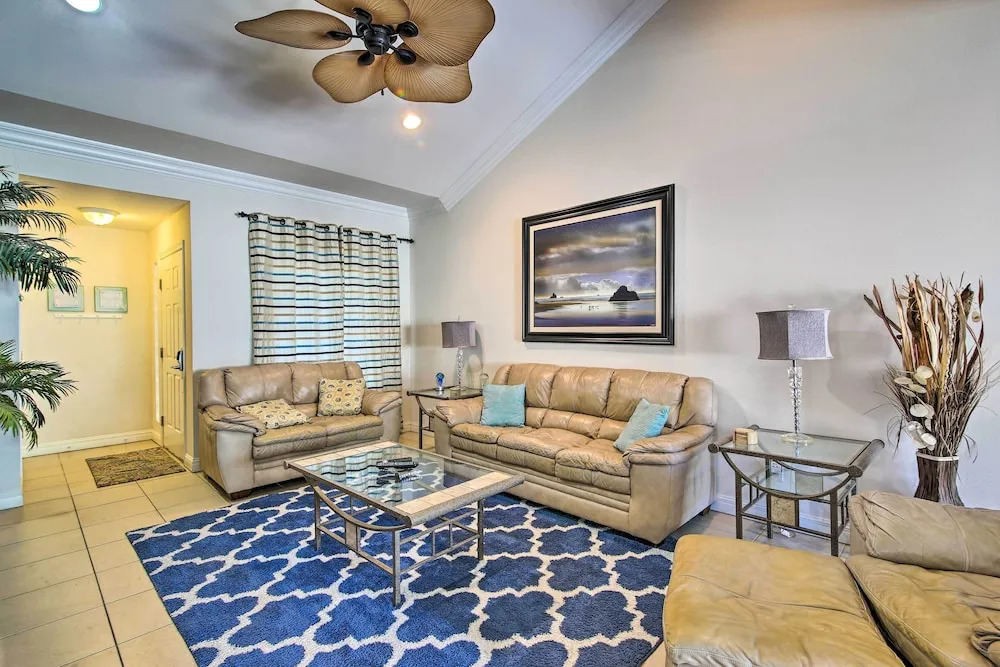 South Padre Island Condo w/ Pool Access & Balcony!