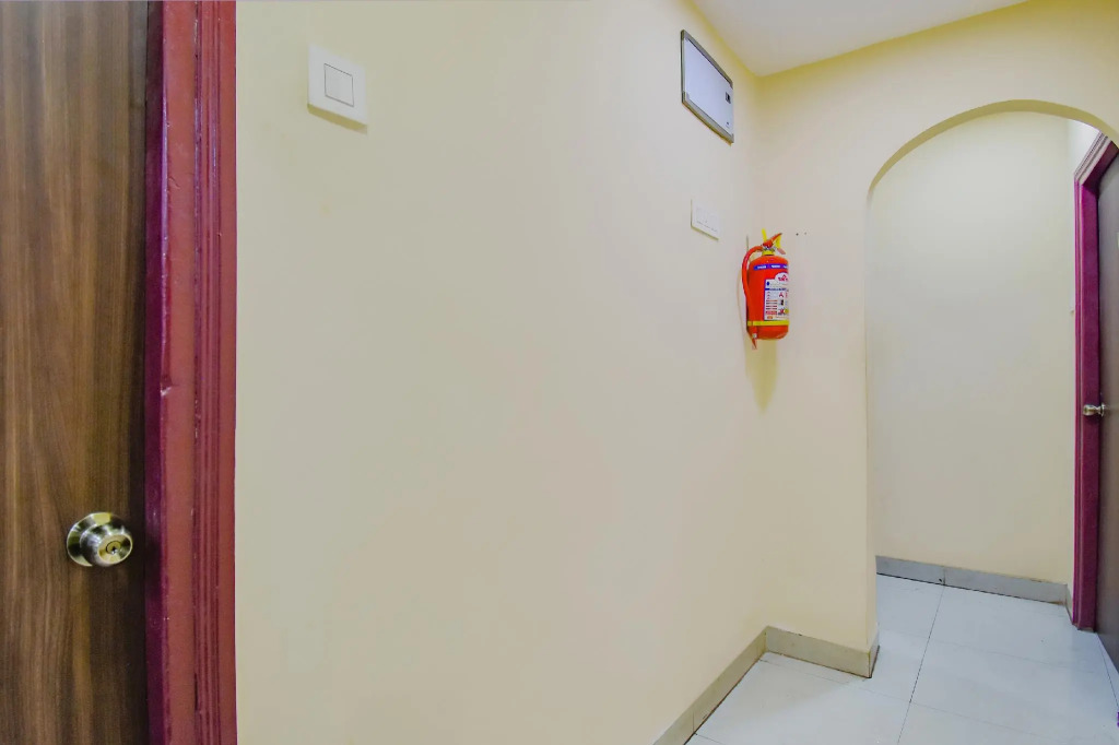 OYO 72692 Hotel Kariim