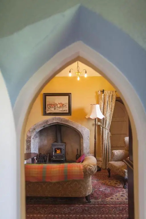 Annes Grove Miniature Castle