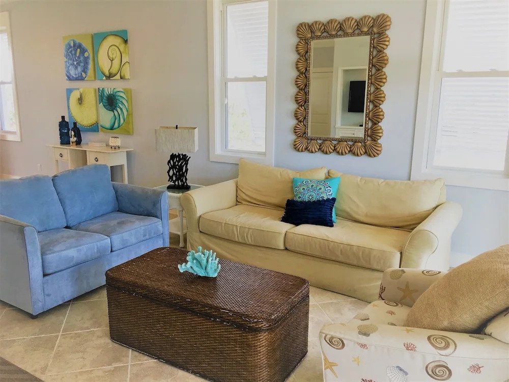 Family Tides Home 3 Bedrooms 4 Bathrooms Home